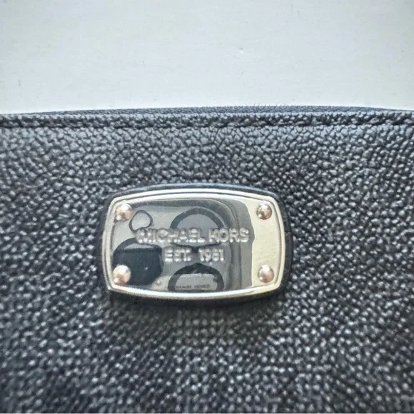 Michael Kors Black Logo Zip Around Leather Wallet - Picture 3 of 12